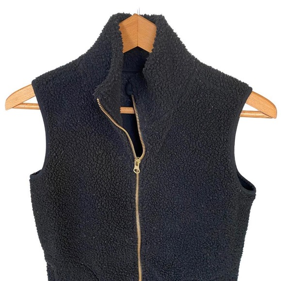 Girls XL 14 Old Navy Black & Gold Sherpa Zip Up Vest Pockets - Picture 2 of 2